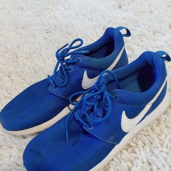 Nike Roshe One - Picture 2 of 2